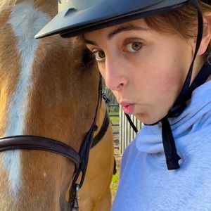 Meet your Posher, Nadia